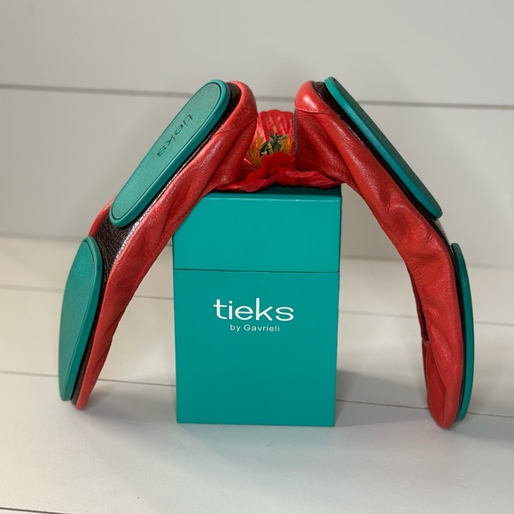 Tieks POPPY!!  Size 7 - Picture 6 of 8